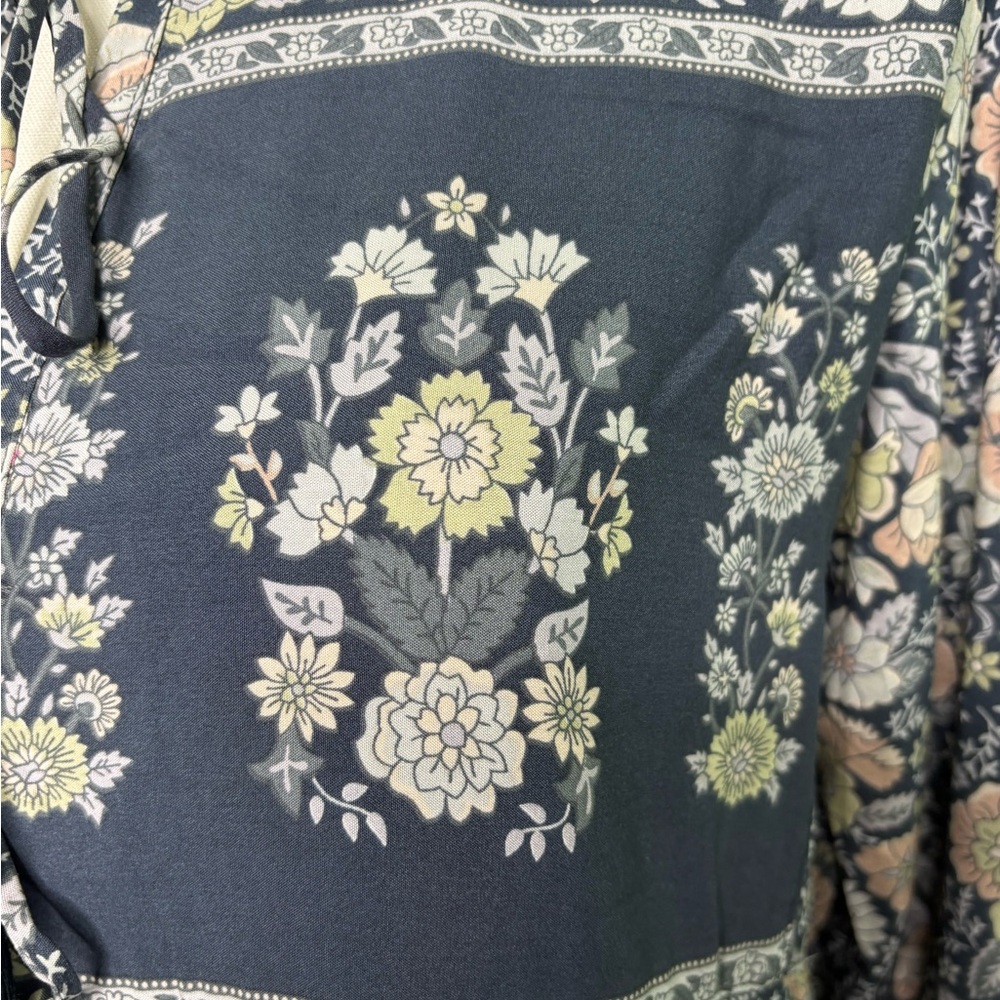 nwt R Vivimos boho Elegant Floral Long Sleeve Dress - Navy and Cream medium - Picture 8 of 17